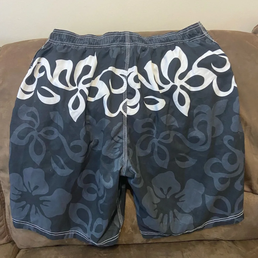 Speedo lined swimming trunks; Black and White; Pockets; Drawstring; XL